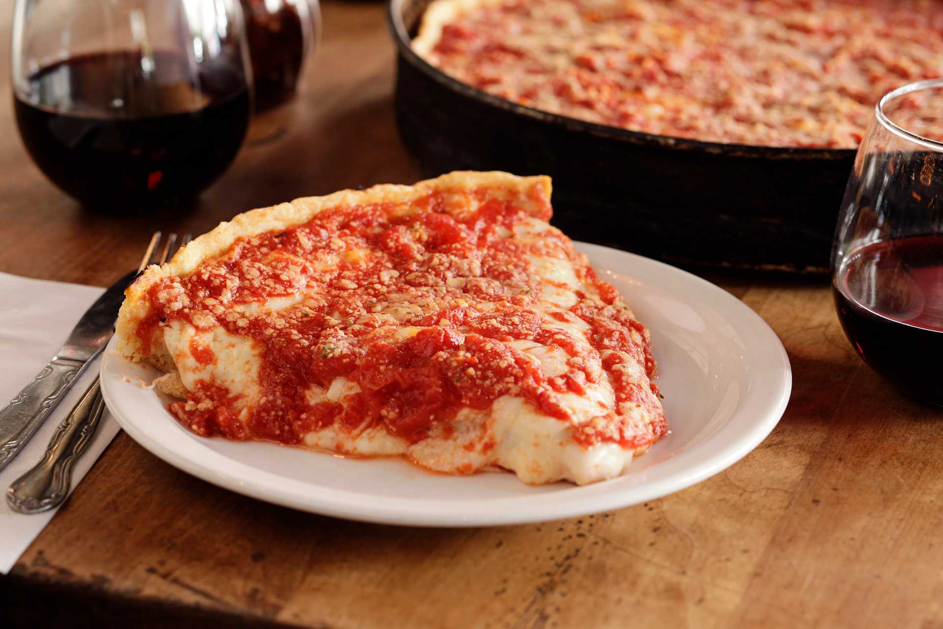1:30pm Self-Guided Deep Dish Pizza Tour