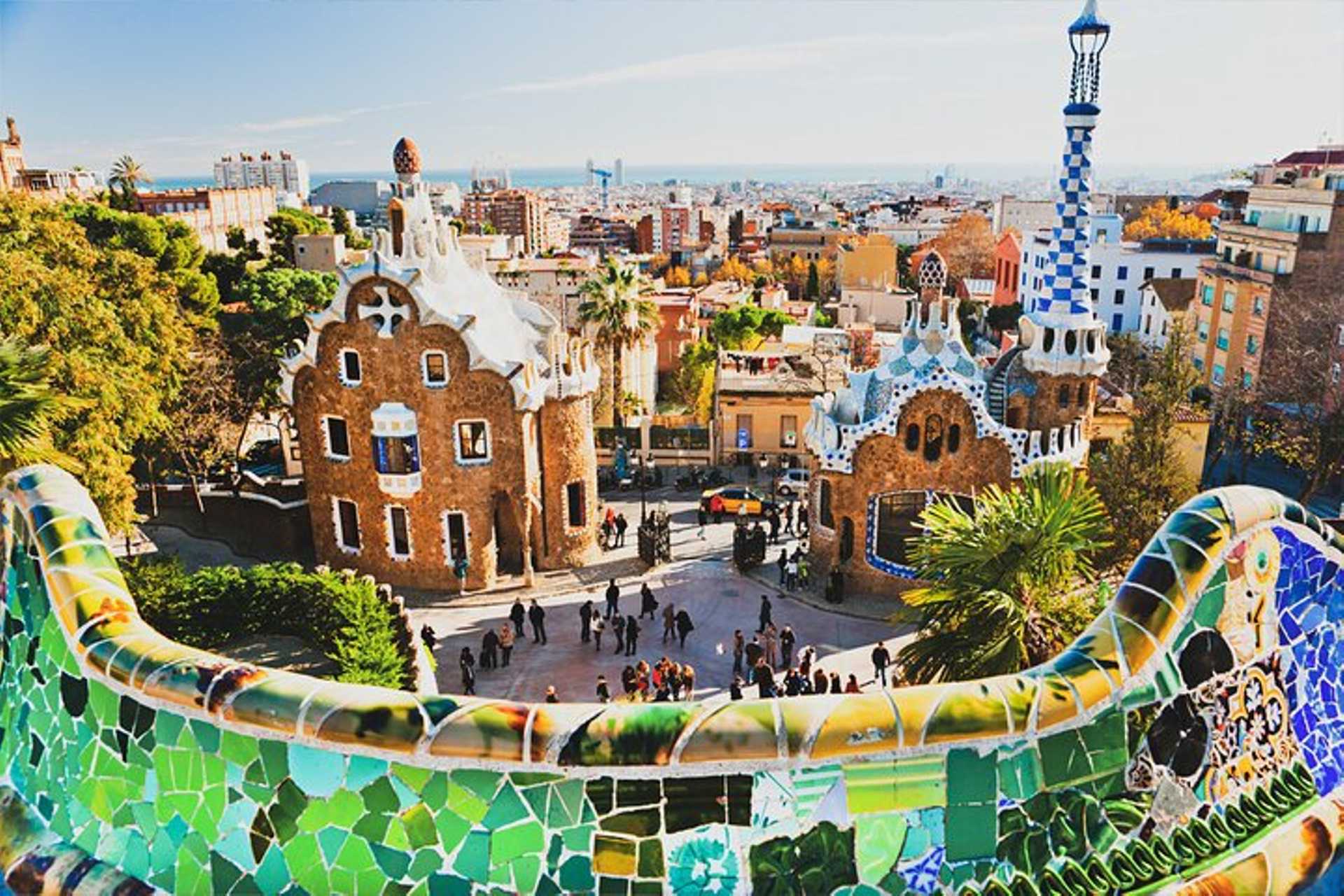 Barcelona Must-See Private Tour with a Friendly Local Guide