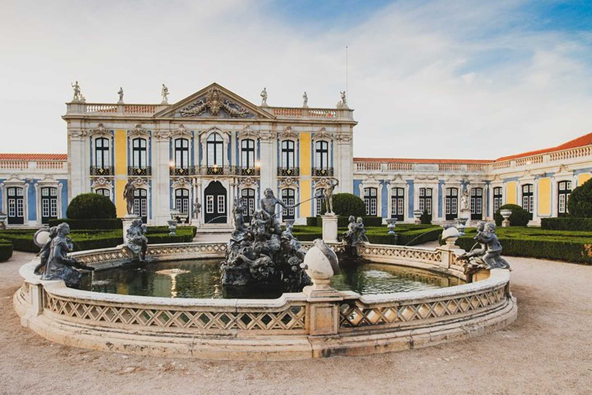 Lisbon Private Tour of Palaces in Queluz, Mafra and Lisbon in 1 Day