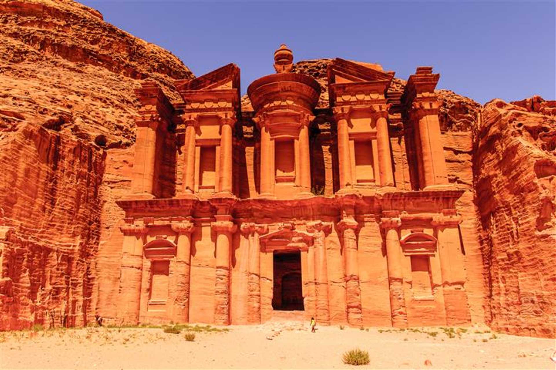 Discover Petra and Wadi Rum in 4 days
