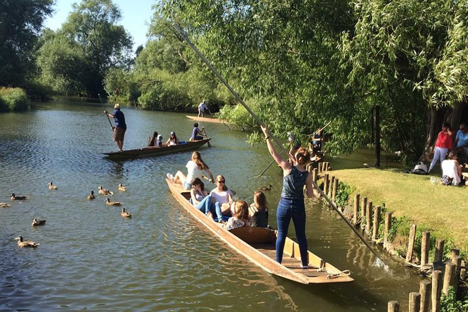 Oxford and Punting on the River Day Tour from Southampton