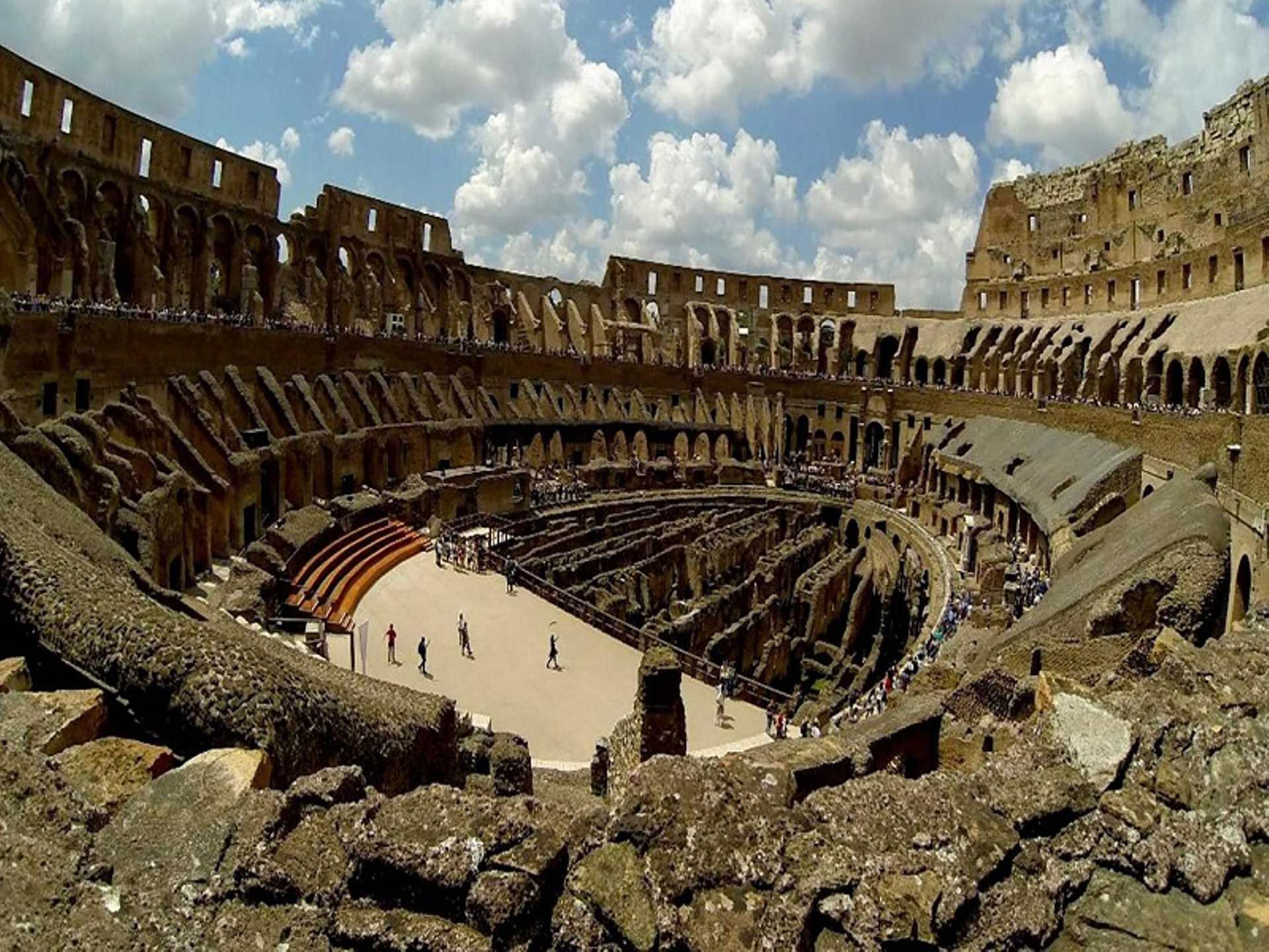 Skip the Line Colosseum & Roman Forum Tour with Guide