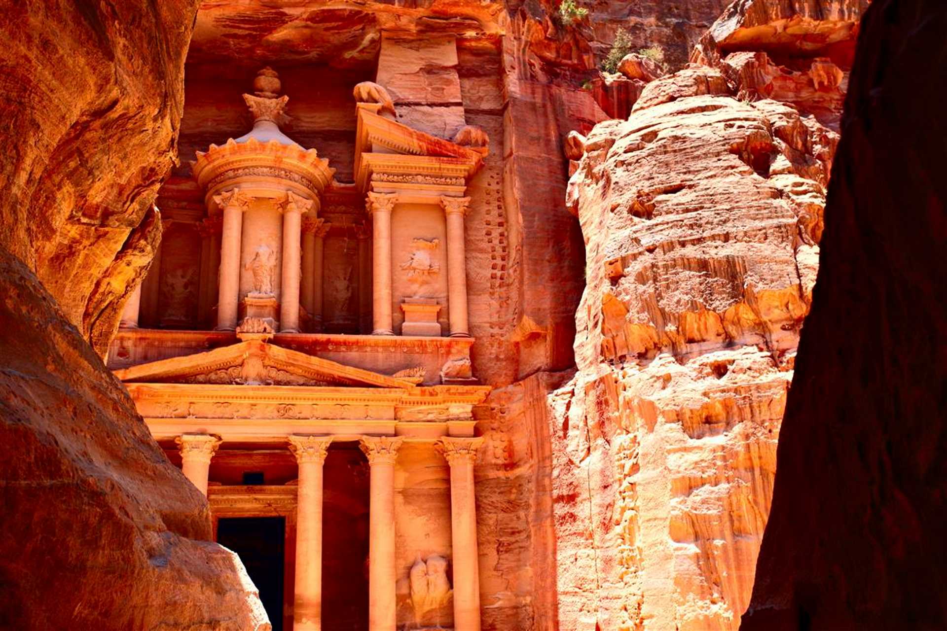  Explore Petra and Wadi Rum 3 days