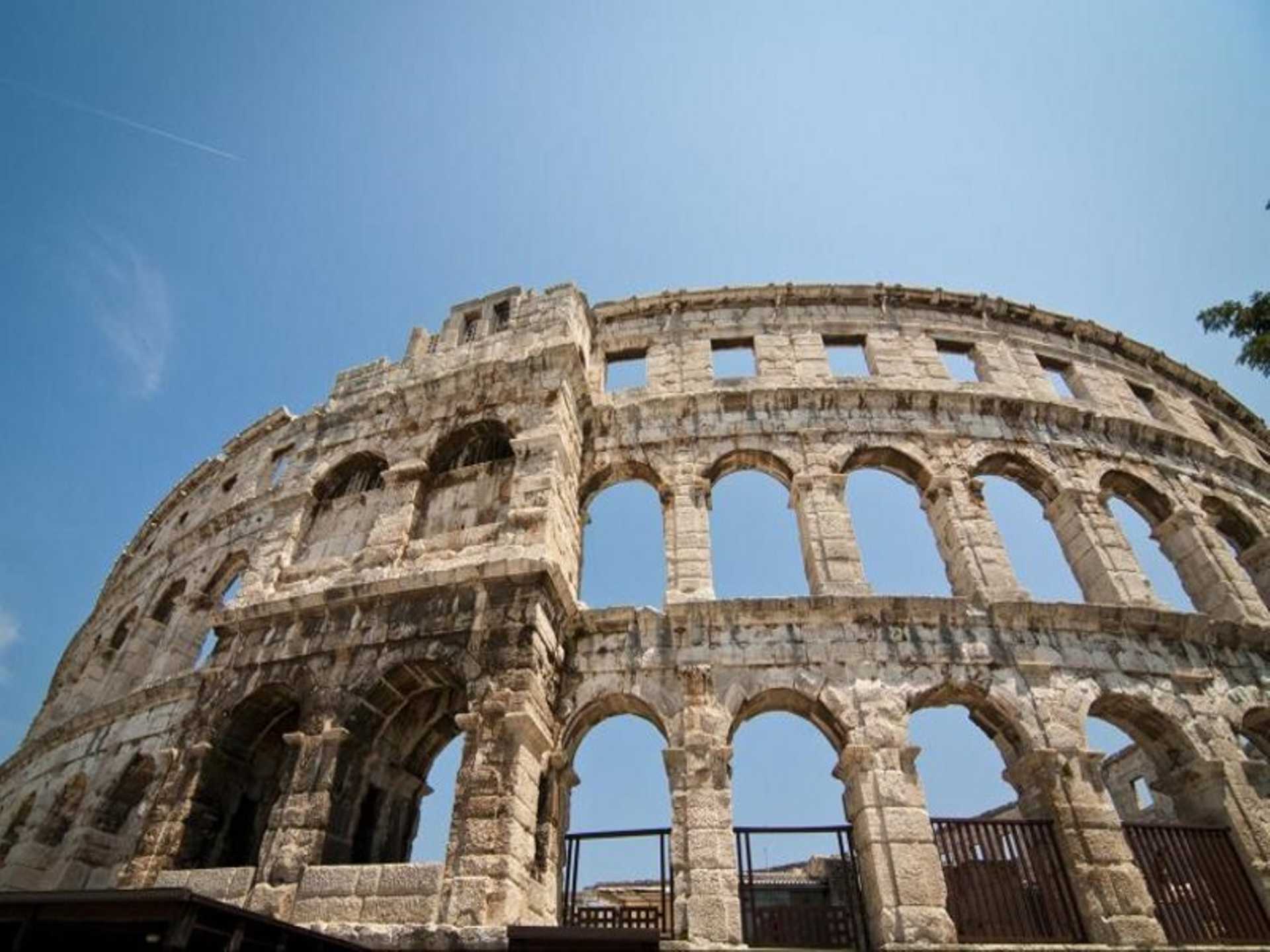 Ancient Rome Walking Tour Colosseum & Roman Forum