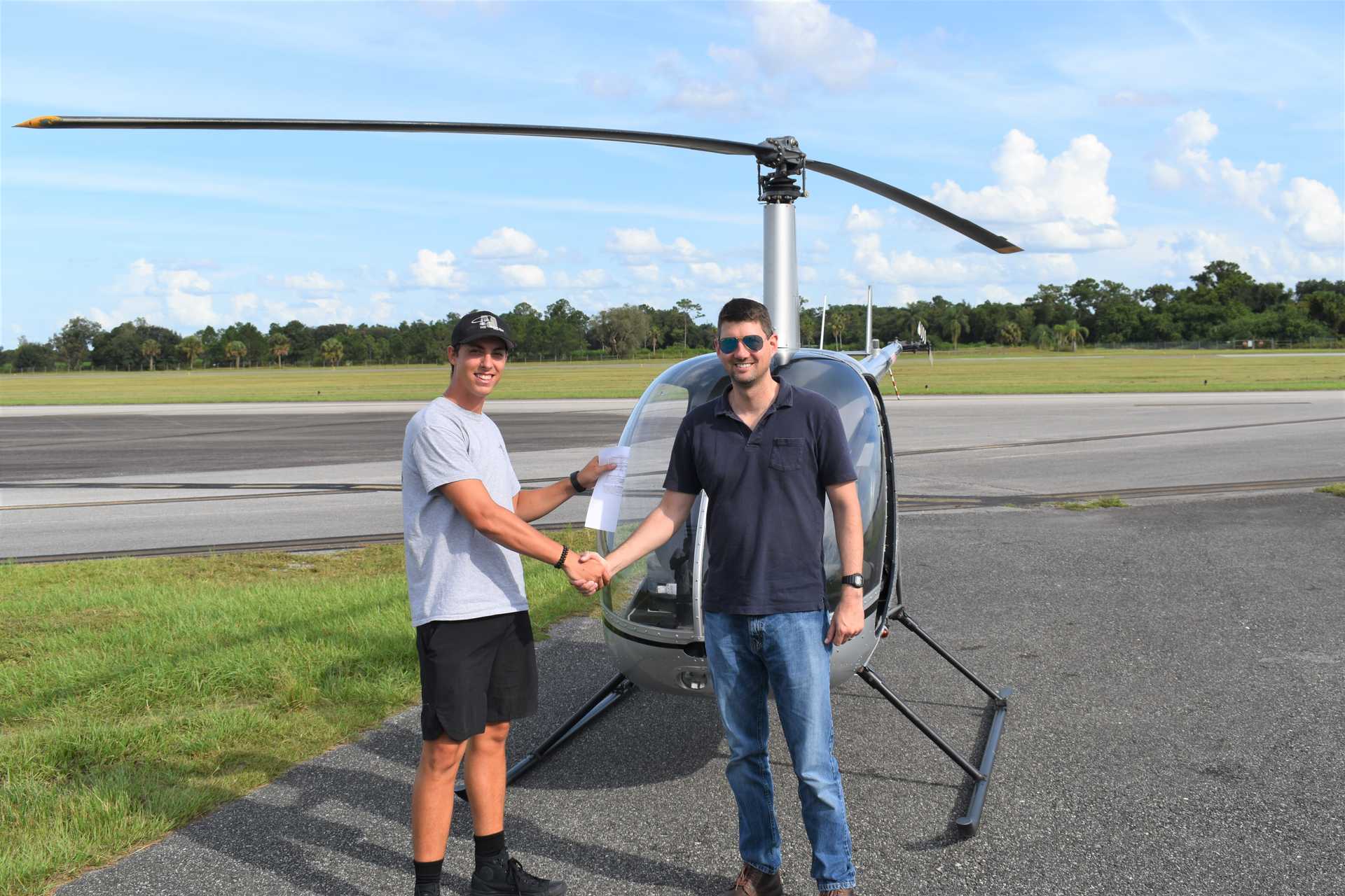 Robinson Helicopter Introductory Flight Lessons - 40-45 Minute R22 Lesson